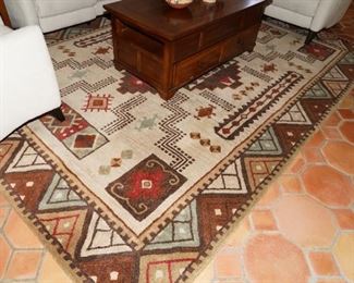 This is a large 8'x 11' beautiful wool floor rug by Arizona Rug Company