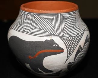 Acoma Pottery signed I. Chino