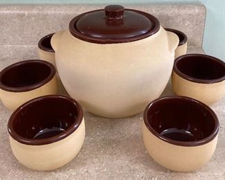 Watt Pottery Ovenware Bean Pot w/ Bowls 