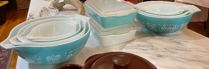 Vintage Pyrex 444 Turquoise Amish Butterprint Cinderella Sets of 4 Mixing Bowls / Covered Refrigerator Dishes 