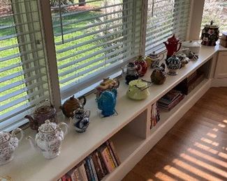 COLLECTION OF TEAPOTS