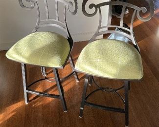 PAIR OF KITCHEN COUNTER STOOLS