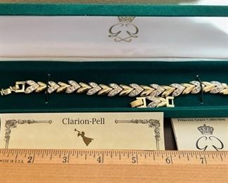 #J7 Clarion-Pell Bracelet    Price:  $15.00