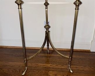$160 USD 1970s Italian Brass & Glass Hoof Feet Table HH149-3     Description:  Gorgeous Italian Hollywood Regency brass side table with glass top and hoof feet. Thick beveled glass top.
Condition: Very good condition
Dimensions: 19.75 x 26.5"H
Local pick up Gaithersburg, MD.  Contact us for shipper suggestions.     https://goodbyhello.com/products/round-brass-end-table-w-glass-top-sf142-6?_pos=3&_sid=aba3f38a9&_ss=r$240    1970s Italian Brass & Glass Hoof Feet Table HH149-3     Description:  Gorgeous Italian Hollywood Regency brass side table with glass top and hoof feet. Thick beveled glass top.
Condition: Very good condition
Dimensions: 19.75 x 26.5"H
Local pick up Gaithersburg, MD.  Contact us for shipper suggestions.     https://goodbyhello.com/products/round-brass-end-table-w-glass-top-sf142-6?_pos=3&_sid=aba3f38a9&_ss=r