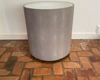 $200      Century Taylor Eglomise Glass Top Faux Shagreen Drum End Table HH149-10     Description: This transitional drum table is wrapped in cream and taupe-colored faux shagreen and topped with an Eglomise Glass inset top. 
Condition: Very good condition.  There are a few minor rubs on the top of the frame
Dimensions: 22 x 22 x 34"H
Local pick up Potomac, MD.  Contact us for shipper suggestions.     https://goodbyhello.com/products/round-cement-look-mirror-top-end-table-sf143-28?_pos=12&_sid=aba3f38a9&_ss=r