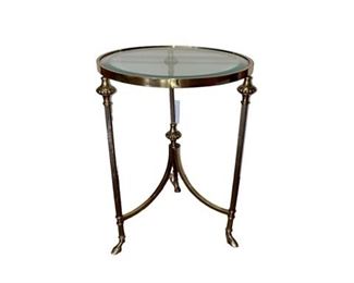 $160 USD 1970s Italian Brass & Glass Hoof Feet Table HH149-3     Description:  Gorgeous Italian Hollywood Regency brass side table with glass top and hoof feet. Thick beveled glass top.
Condition: Very good condition
Dimensions: 19.75 x 26.5"H
Local pick up Gaithersburg, MD.  Contact us for shipper suggestions.     https://goodbyhello.com/products/round-brass-end-table-w-glass-top-sf142-6?_pos=3&_sid=aba3f38a9&_ss=r