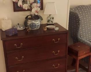 Chest, mirror, blue and white china