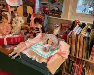 Dolls- vintage, Madame Alexander, Cabbage Patch, Raffedy Anns and more!