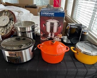 Assorted kitchen ware 