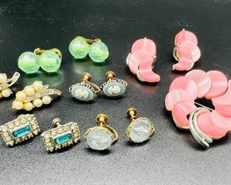 GG013 Vintage Jewelry Lot Clip Earrings Includes Lisner Brooch And Earring Set And Cameo Earrings