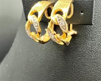 SS054 18 Karat Yellow Gold Clip On Hoop Earrings With Diamonds 6.7 G