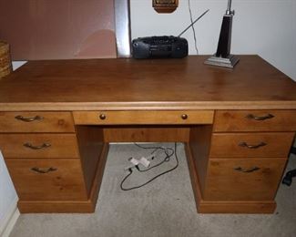 7 Drawer Desk