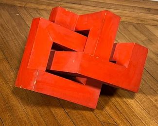 CONTEMPORARY WOOD SCULPTURE  |  Intertwined cubic elements, painted red - l. 22 x h. 13 in. (approx)
