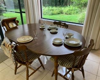 Maple kitchen table & 4 chairs