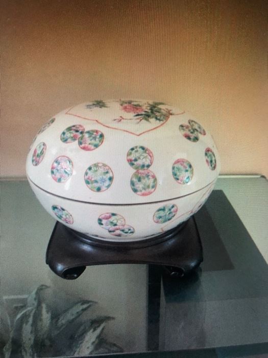 Chinese Famille Rose Porcelain Covered Bowl 10" Republic Period with Qianlong mark - (not authenticated)