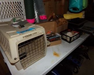 Animal Crate/Carrier - Hardware