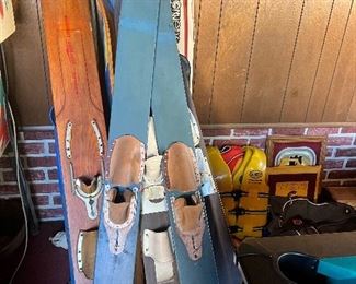 Vintage skis