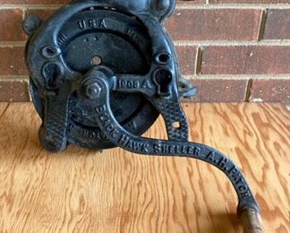 Antique cast iron Black Hawk sheller
