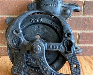 Antique cast iron Black Hawk sheller