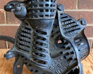 Antique cast iron Black Hawk sheller