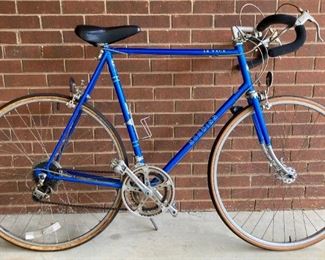 Vintage Schwinn Le Tour bicycle