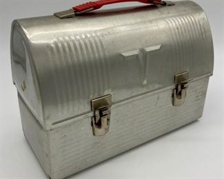 Vintage Thermos Victory metal lunch pail