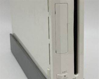 Nintendo Wii Console, controllers and accessories