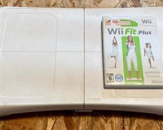 Nintendo Wii Console, controllers and accessories (balance board)