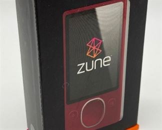 Microsoft Zune 80GB MP3 Digital Media Player with FM tuner and headphones