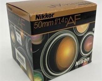 Nikon Nikkor 50mm f/1.40 AF lens with box