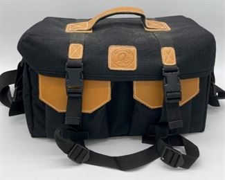 Quantaray large black and tan camera case