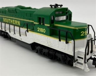 Model Power GP9 Locomotive Southern #2180 with box HO scale