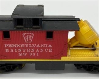 Mantua Tyco Pennsylvania Maintenance caboose with search light railcar HO scale