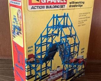 Vintage Girder & Panel Bridge and Highway Action Building set