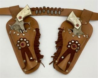 Vintage Lasso 'Em Bill toy pistol and holster set with box