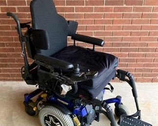 Quantum 6000Z power wheelchair