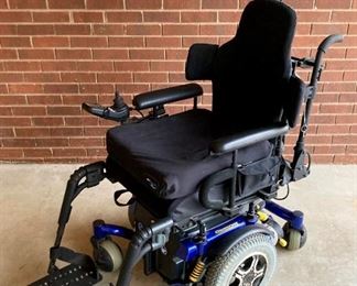 Quantum 6000Z power wheelchair