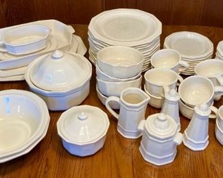 Pfaltzgraff Heritage set