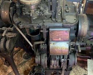 Vintage The Banner Knitting Machine made by Hemphill Company (#76998)