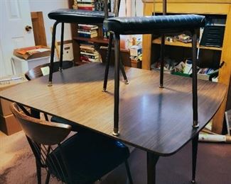 1950s dining table set with table, chairs and leaf