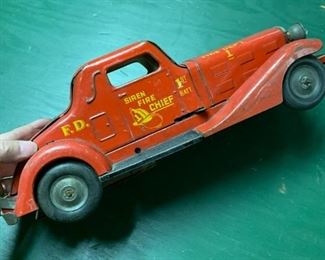 VTG 1930S MARX STEEL SIREN FIRE CHIEF FIRE DEPT 1ST BATTALIAN 15'' TOY TRUCK CAR