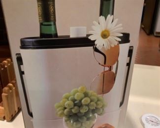 Wine bottle holder