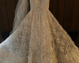 Beautiful vintag wedding dress1959