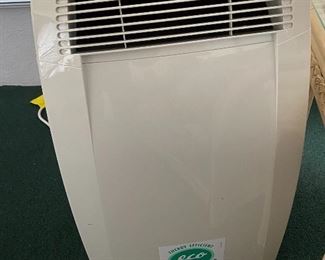 Portable room Air Conditioner by Delonghi