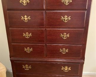 Thomasville chest of drawers