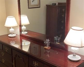 Thomasville dresser and mirror.  Milkglass lamps