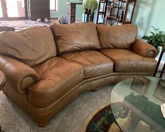 LEATHER SOFA. LIKE BRAND NEW NO SCRATCHES 