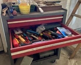Crafstman rolling tool box with numerous tools included!
