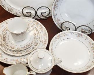 China Place setting for 10 plus