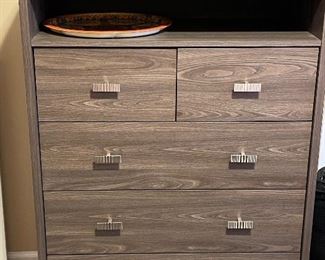 Queen size bedroom suit #2
Chest of drawers